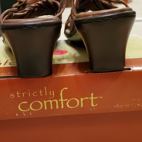 Wedge Heel Leather Open Weave by Strictly Comfort w/Original Box - Picture 2 of 15